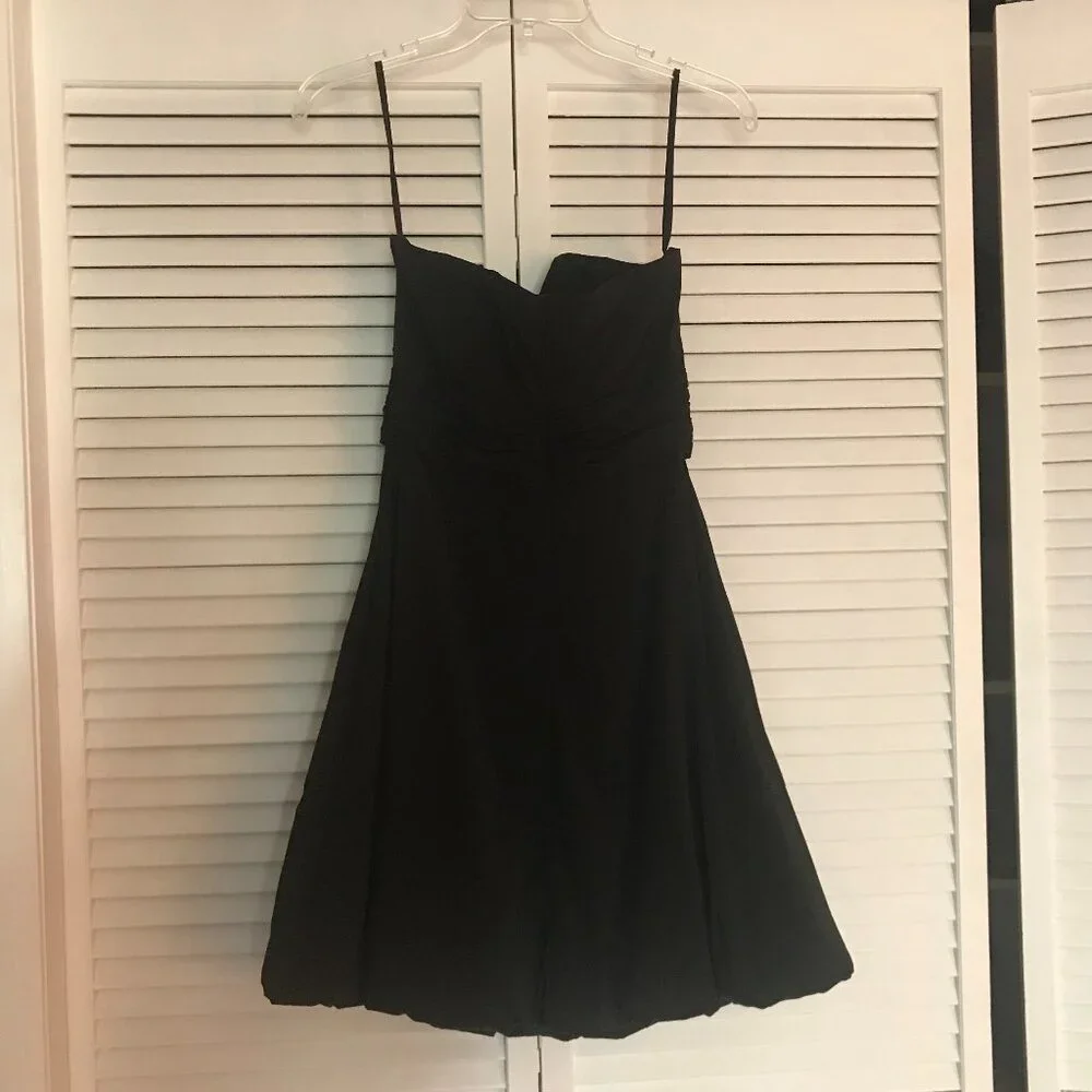 WHITE HOUSE BLACK MARKET: BLACK STRAPLESS DRESS WITH BUBBLE HEM SIZE 0 - Picture 4 of 4
